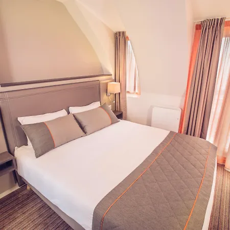 Timhotel Tour Eiffel 3*