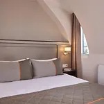 Timhotel Tour Eiffel 3*