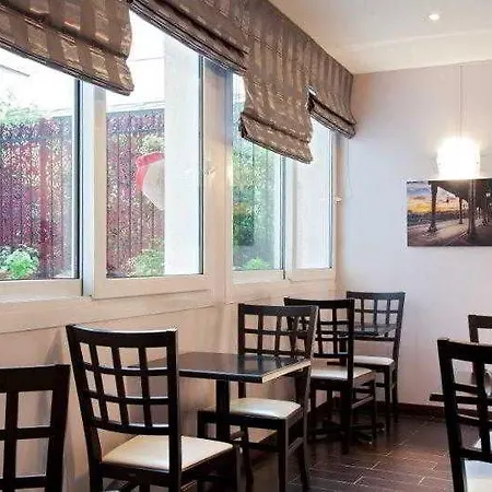 Timhotel Tour Eiffel Hotel 3*