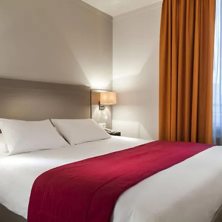 Hotel Timhotel Tour Eiffel Paris