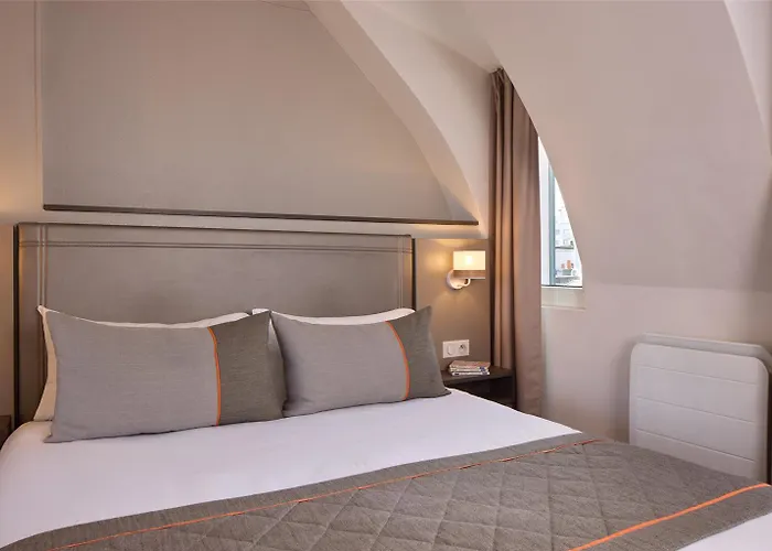 Timhotel Tour Eiffel 3*