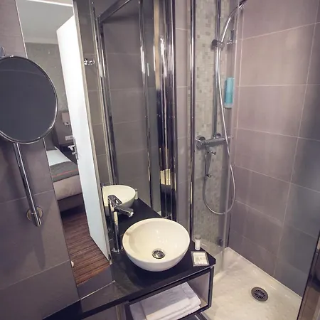 Timhotel Tour Eiffel 3* Paris