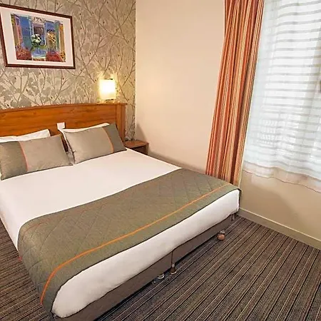 Hotel Timhotel Tour Eiffel 3*