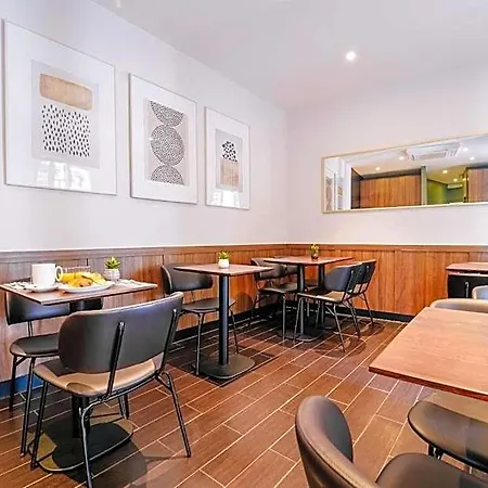 Timhotel Tour Eiffel Hotel 3*