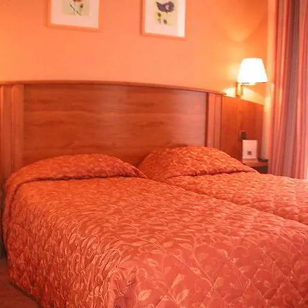 Hotel Timhotel Tour Eiffel 3*