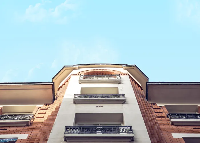 Timhotel Tour Eiffel 3*