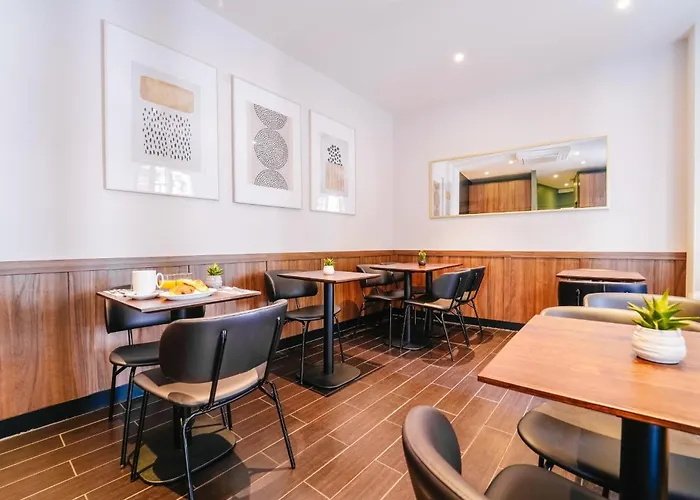 Timhotel Tour Eiffel Hotel 3*