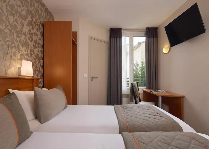 Hotel Timhotel Tour Eiffel 3*