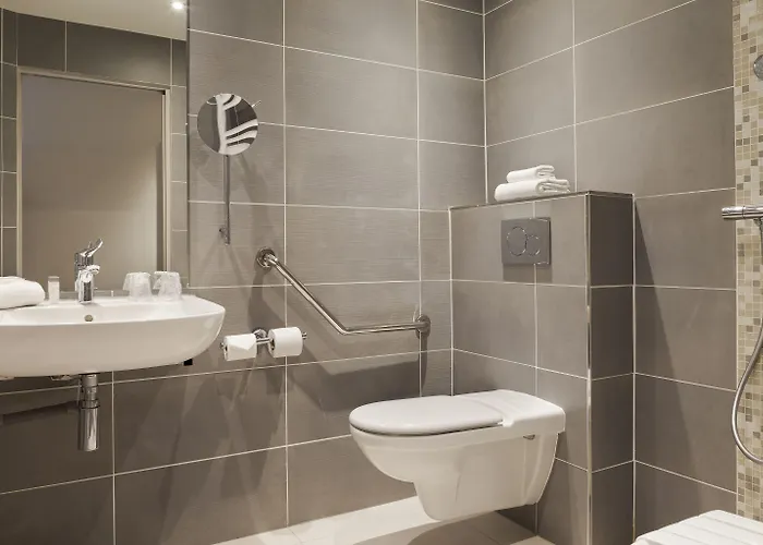 Hotel Timhotel Tour Eiffel 3*