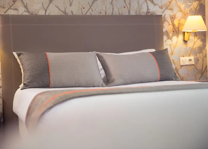 Timhotel Tour Eiffel 3*