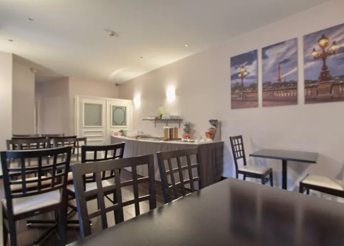 Hotel Timhotel Tour Eiffel 3*