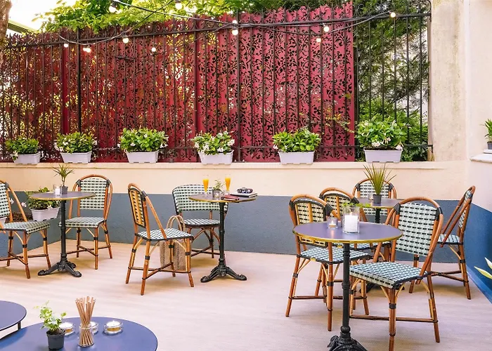 Timhotel Tour Eiffel 3* Parigi