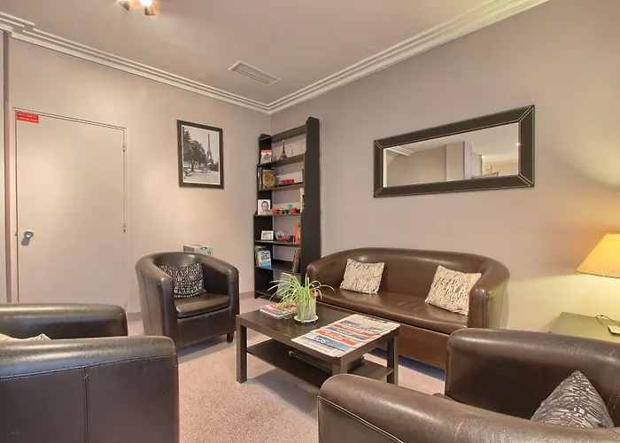 Timhotel Tour Eiffel Hotel 3*