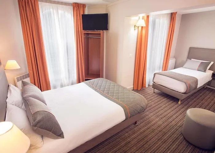 Timhotel Tour Eiffel 3*