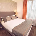 Hotel Timhotel Tour Eiffel 3*