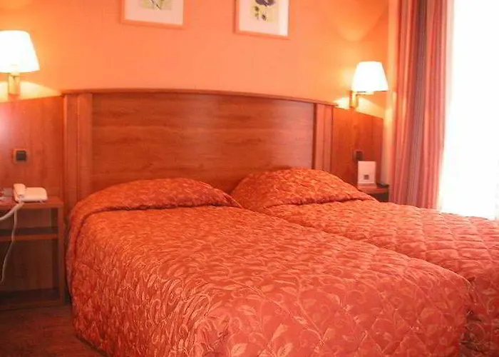 Hotel Timhotel Tour Eiffel 3*